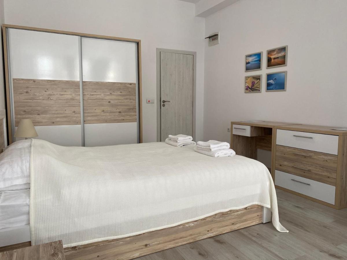 Sea Apartment Maria Baltsjik Buitenkant foto